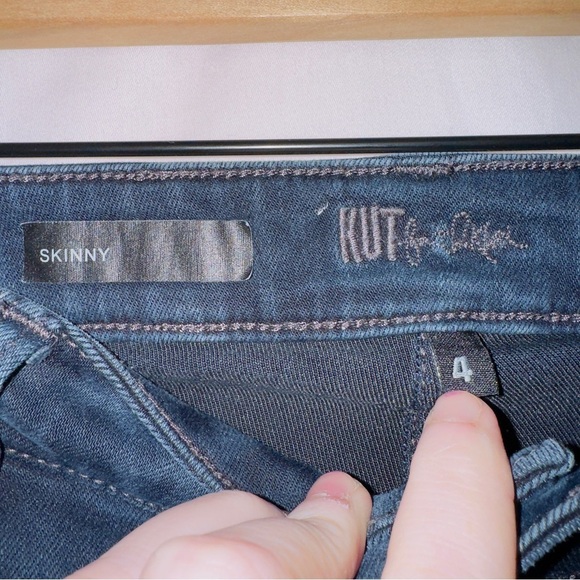 Kut From The Kloth Dark Wash Denim Mid Rise Skinny Jeans size 4 - Picture 4 of 6
